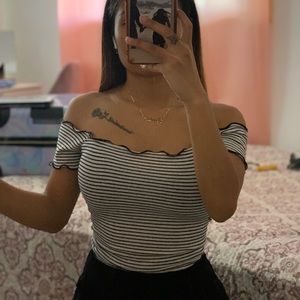 Heart & Hips | Black & White Off Shoulder Top